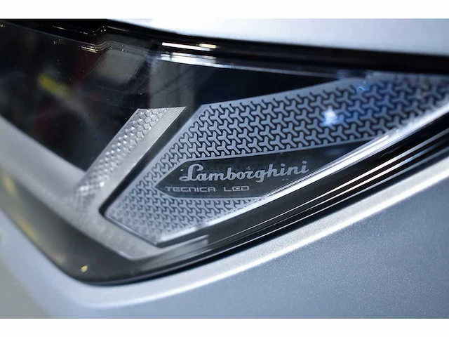 Lamborghini urus suv 4,0l v8 - 2022 - afbeelding 20 van  100