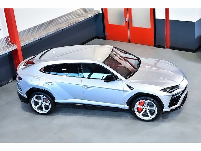 Lamborghini urus suv 4,0l v8 - 2022 - afbeelding 29 van  100