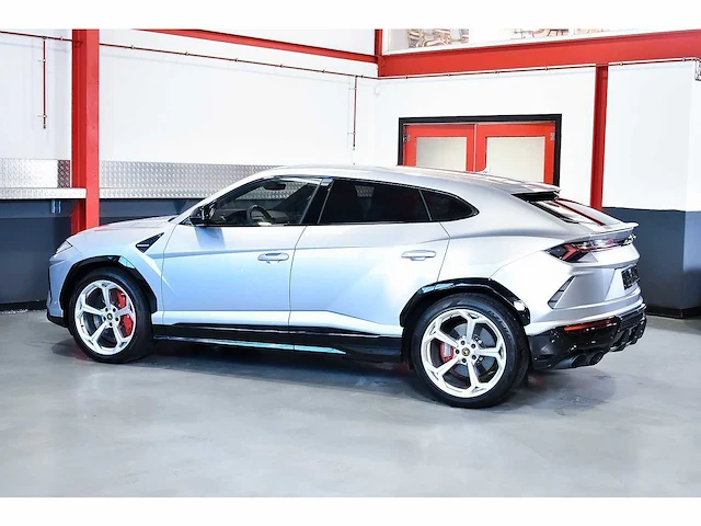 Lamborghini urus suv 4,0l v8 - 2022 - afbeelding 32 van  100