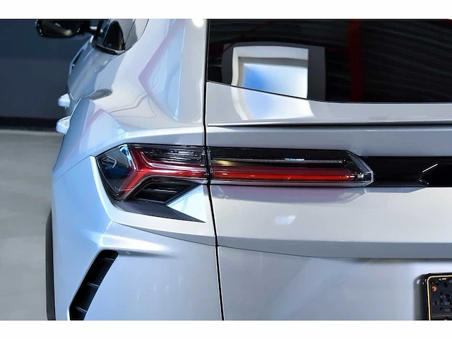 Lamborghini urus suv 4,0l v8 - 2022 - afbeelding 40 van  100