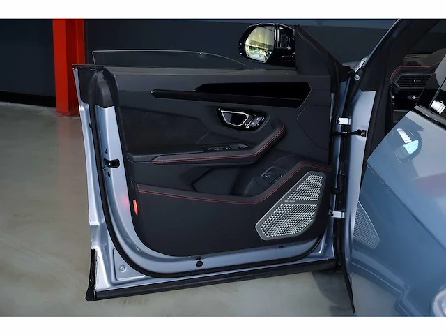 Lamborghini urus suv 4,0l v8 - 2022 - afbeelding 48 van  100