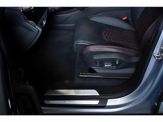 Lamborghini urus suv 4,0l v8 - 2022 - afbeelding 51 van  100
