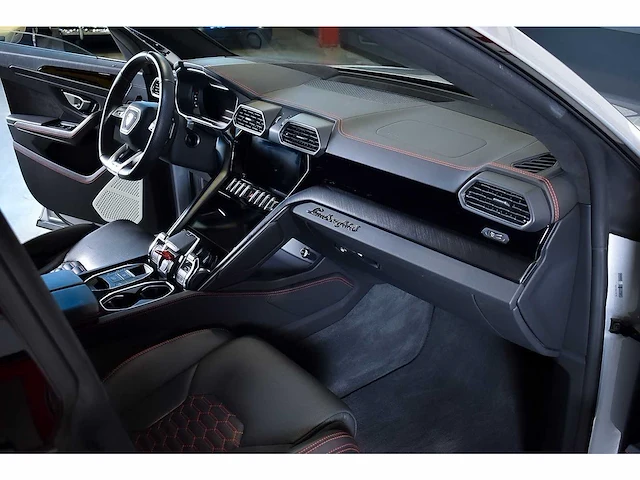 Lamborghini urus suv 4,0l v8 - 2022 - afbeelding 66 van  100