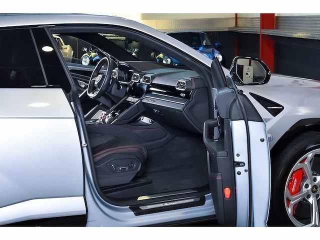 Lamborghini urus suv 4,0l v8 - 2022 - afbeelding 69 van  100