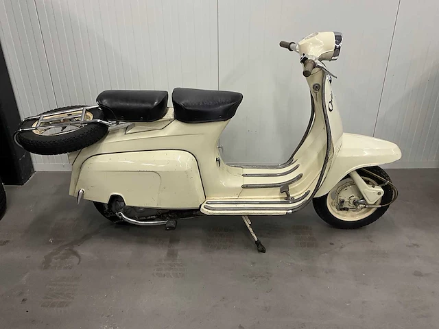 Lambretta - 100 - motorscooter - afbeelding 2 van  14