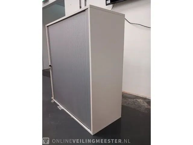 Lameldeur kast met inhoud - afbeelding 1 van  5