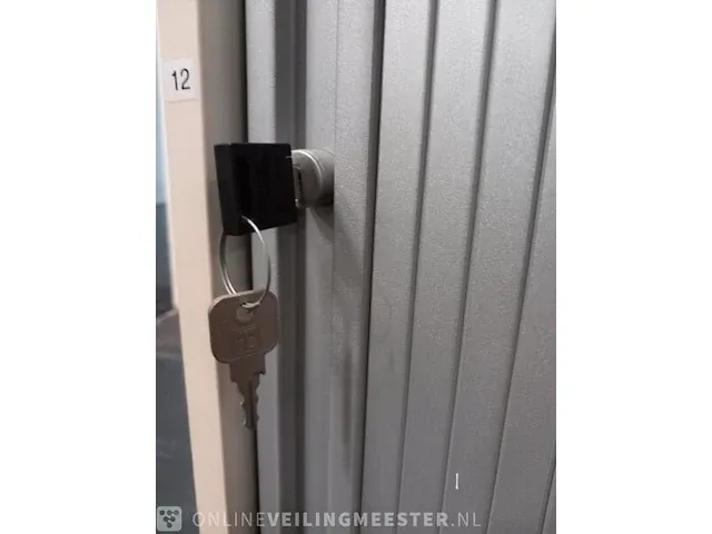 Lameldeur kast met inhoud - afbeelding 4 van  5