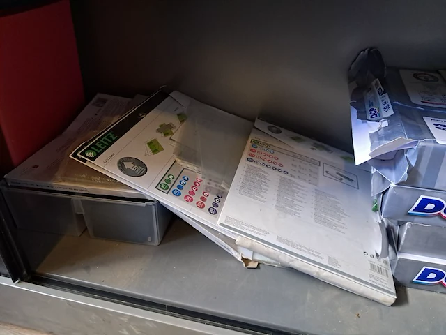 Lameldeurkast met inhoud ahrend - afbeelding 3 van  11