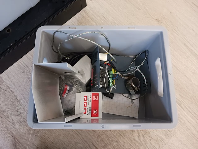 Lameldeurkast met inhoud | locatie roden - afbeelding 8 van  18