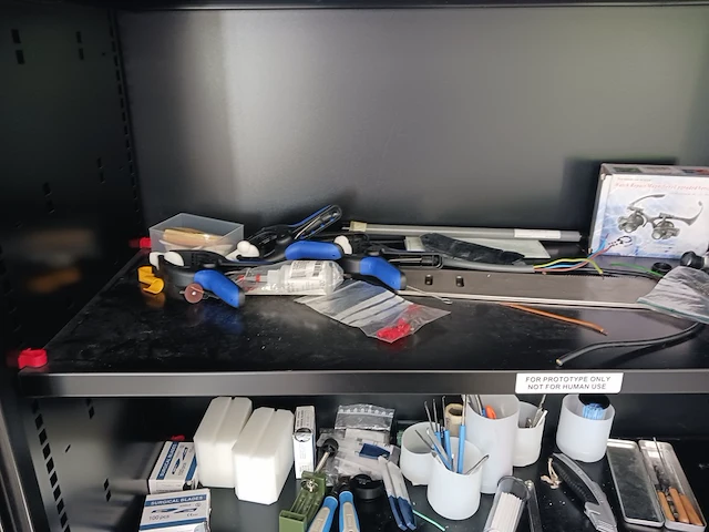 Lameldeurkast met inhoud | locatie roden - afbeelding 14 van  18