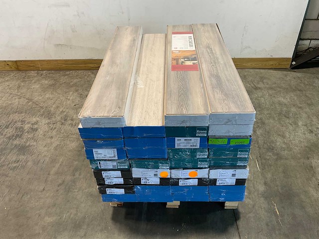 Laminaat – diverse soorten, ca. 77m² - afbeelding 1 van  18