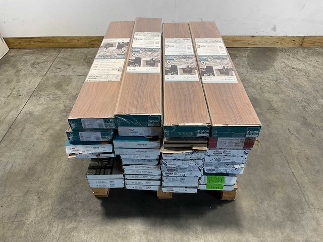 Laminaat – diverse soorten, ca. 85m² - afbeelding 1 van  13