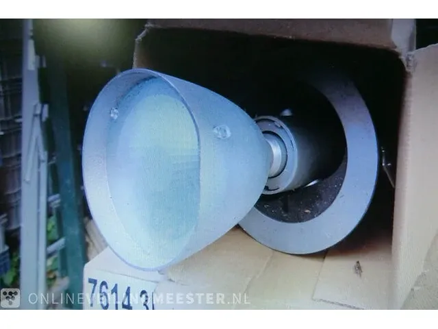 Lampen - audio kabels - rekenmachine-lader - smartphone assecore van de heg - texas - elro - varta - afbeelding 2 van  10