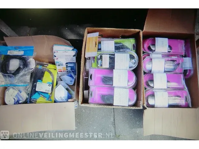 Lampen - audio kabels - rekenmachine-lader - smartphone assecore van de heg - texas - elro - varta - afbeelding 3 van  10