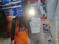 Lampen - audio kabels - rekenmachine-lader - smartphone assecore van de heg - texas - elro - varta - afbeelding 7 van  10