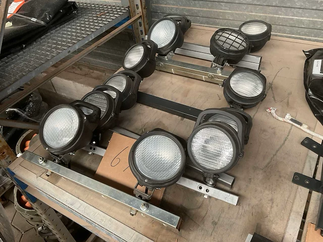 Lamps on rail (6x) - afbeelding 1 van  3