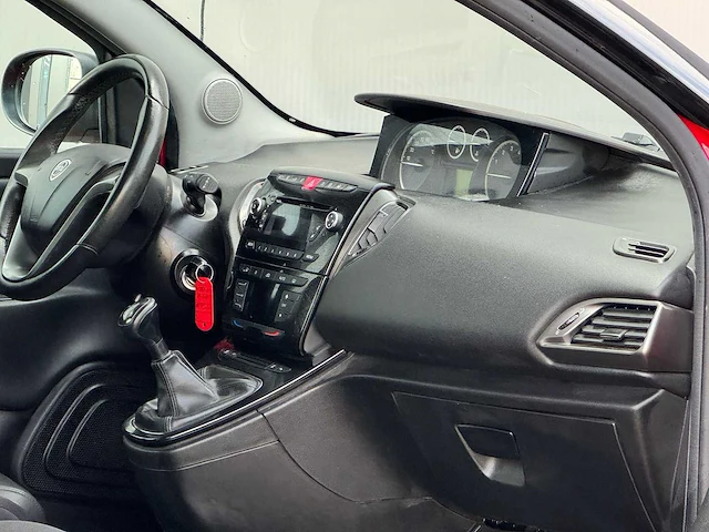 Lancia - 2012 - ypsilon - 0.9 twinair platinum - 44-xbg-6 - afbeelding 4 van  14