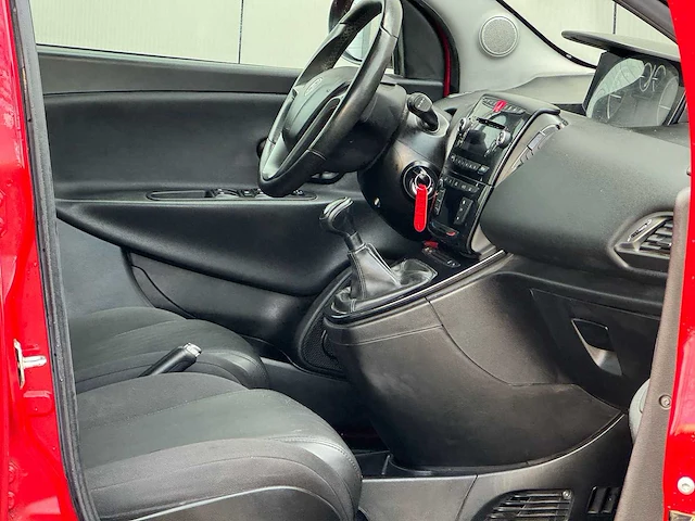 Lancia - 2012 - ypsilon - 0.9 twinair platinum - 44-xbg-6 - afbeelding 5 van  14