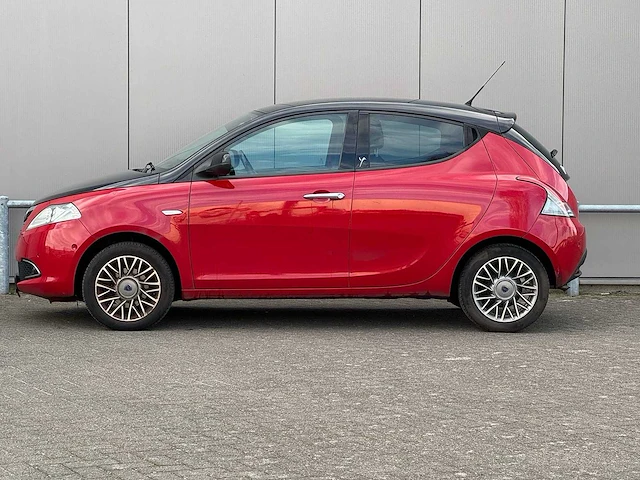 Lancia - 2012 - ypsilon - 0.9 twinair platinum - 44-xbg-6 - afbeelding 7 van  14