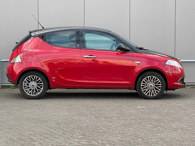 Lancia - 2012 - ypsilon - 0.9 twinair platinum - 44-xbg-6 - afbeelding 10 van  14