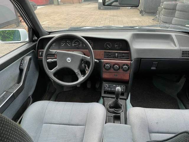 Lancia - dedra - 1.6 i.e. - youngtimer > 15 - afbeelding 10 van  14