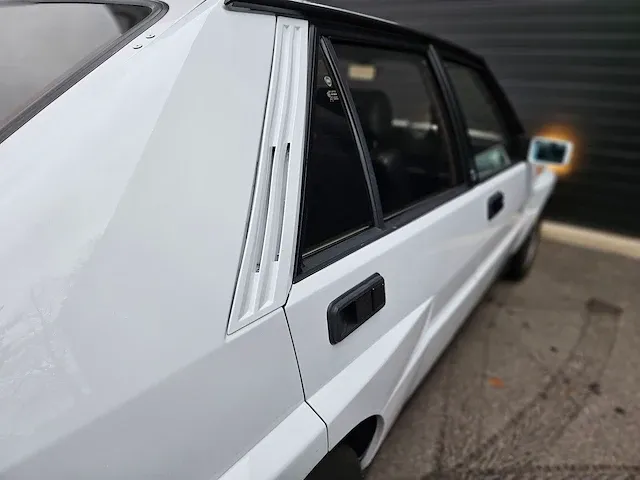 Lancia - delta - 2.0-16v hf integrale - yt-75-gj - origineel nederlands - afbeelding 22 van  36