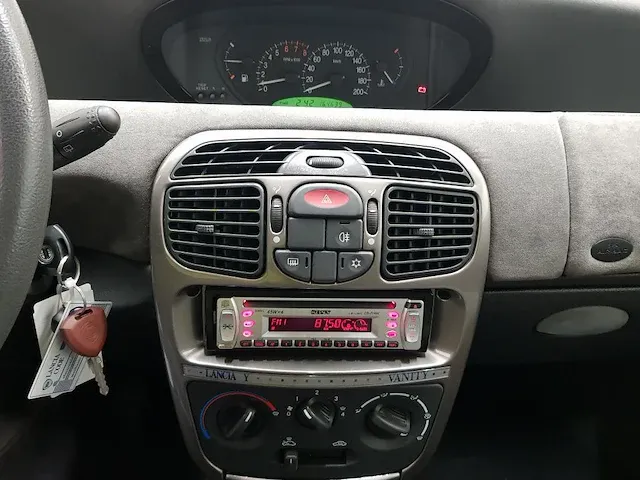 Lancia ypsilon 1.2 vanity, 14-lz-pt - afbeelding 4 van  15