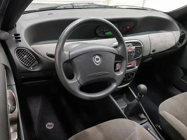 Lancia ypsilon 1.2 vanity, 14-lz-pt - afbeelding 13 van  15
