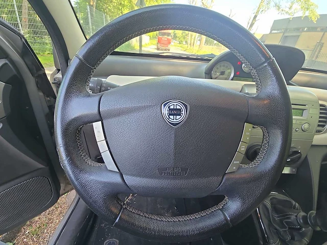 Lancia ypsilon 1.4-16v platino car 2007 | 68-xt-sk i - afbeelding 6 van  23