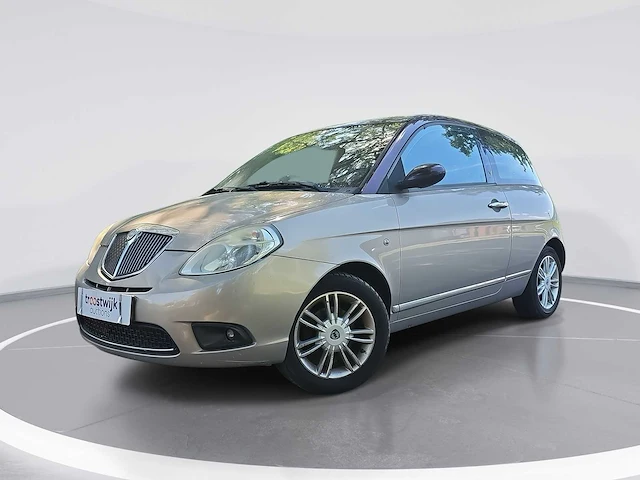 Lancia ypsilon 1.4-16v platino car 2007 | 68-xt-sk i - afbeelding 1 van  23