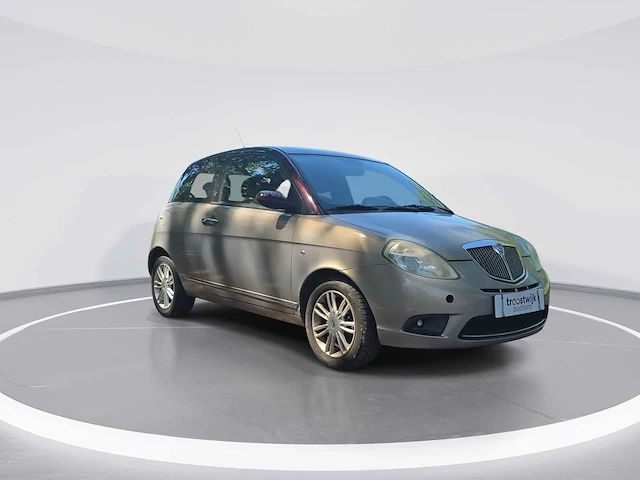 Lancia ypsilon 1.4-16v platino car 2007 | 68-xt-sk i - afbeelding 12 van  23