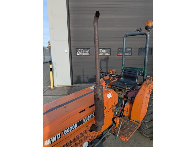 Land- of bosbouwtrekker kubota, d8200, bouwjaar 1987 - afbeelding 4 van  29