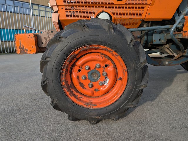 Land- of bosbouwtrekker kubota, d8200, bouwjaar 1987 - afbeelding 9 van  29