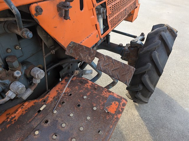 Land- of bosbouwtrekker kubota, d8200, bouwjaar 1987 - afbeelding 19 van  29