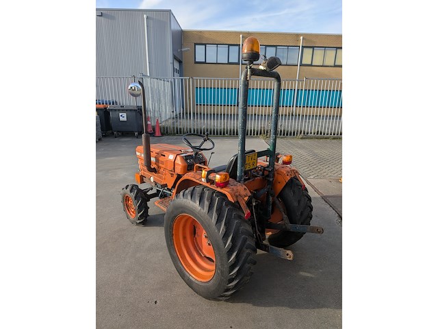 Land- of bosbouwtrekker kubota, d8200, bouwjaar 1987 - afbeelding 23 van  29
