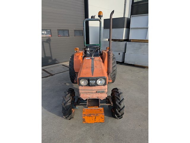 Land- of bosbouwtrekker kubota, d8200, bouwjaar 1987 - afbeelding 28 van  29