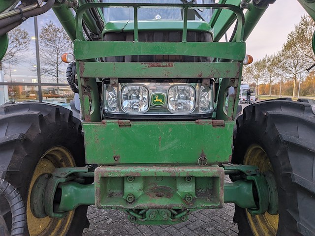Land- of bosbouwtrekker met voorlader en grondbak john deere, 6230 premium, bouwjaar 2007 - afbeelding 2 van  46