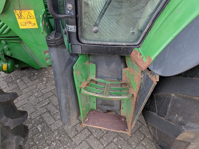 Land- of bosbouwtrekker met voorlader en grondbak john deere, 6230 premium, bouwjaar 2007 - afbeelding 7 van  46