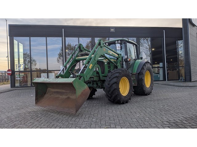 Land- of bosbouwtrekker met voorlader en grondbak john deere, 6230 premium, bouwjaar 2007 - afbeelding 12 van  46