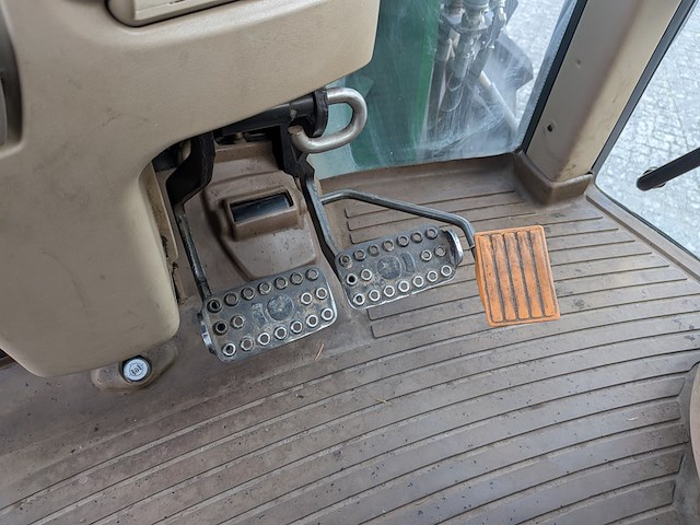 Land- of bosbouwtrekker met voorlader en grondbak john deere, 6230 premium, bouwjaar 2007 - afbeelding 36 van  46