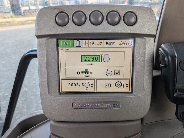 Land- of bosbouwtrekker met voorlader en grondbak john deere, 6230 premium, bouwjaar 2007 - afbeelding 41 van  46