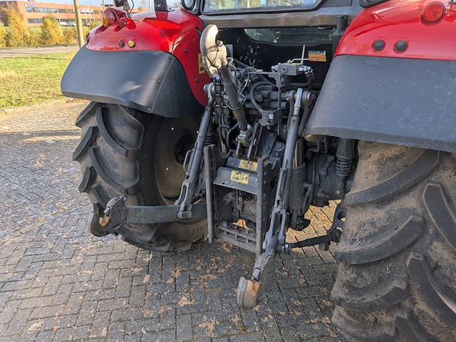 Land- of bosbouwtrekker met voorlader, massey ferguson, 5710 sl, 2016 - afbeelding 8 van  51