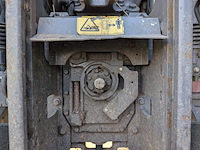 Land- of bosbouwtrekker met voorlader, massey ferguson, 5710 sl, 2016 - afbeelding 11 van  51