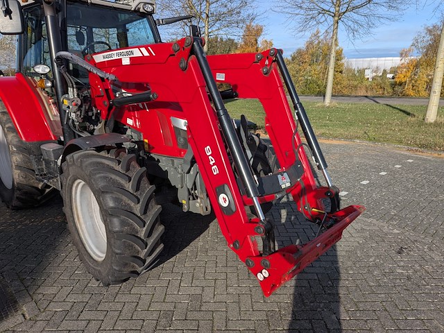Land- of bosbouwtrekker met voorlader, massey ferguson, 5710 sl, 2016 - afbeelding 19 van  51