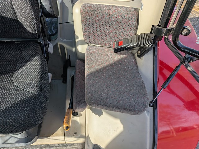 Land- of bosbouwtrekker met voorlader, massey ferguson, 5710 sl, 2016 - afbeelding 31 van  51