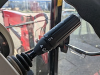 Land- of bosbouwtrekker met voorlader, massey ferguson, 5710 sl, 2016 - afbeelding 36 van  51