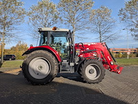 Land- of bosbouwtrekker met voorlader, massey ferguson, 5710 sl, 2016 - afbeelding 34 van  51