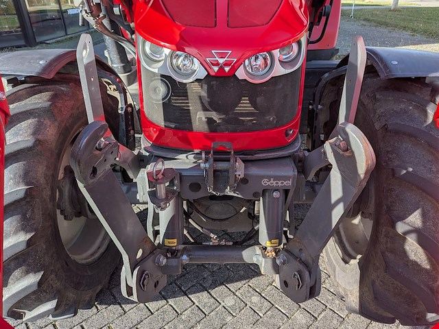 Land- of bosbouwtrekker met voorlader, massey ferguson, 5710 sl, 2016 - afbeelding 51 van  51