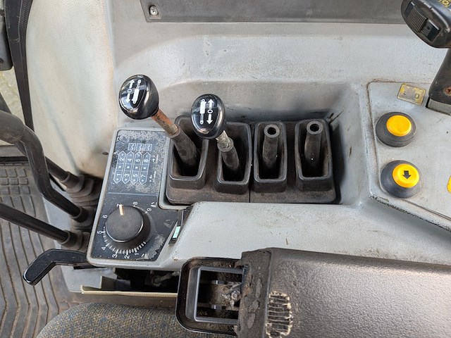 Land- of bosbouwtrekker, valmet, 6300, 1986 - afbeelding 31 van  42