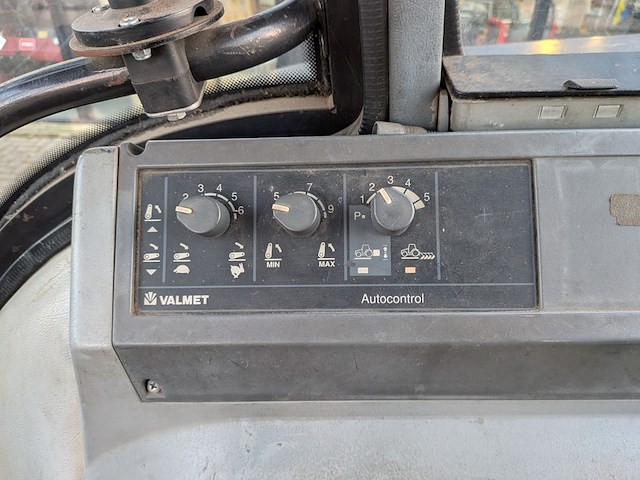 Land- of bosbouwtrekker, valmet, 6300, 1986 - afbeelding 33 van  42